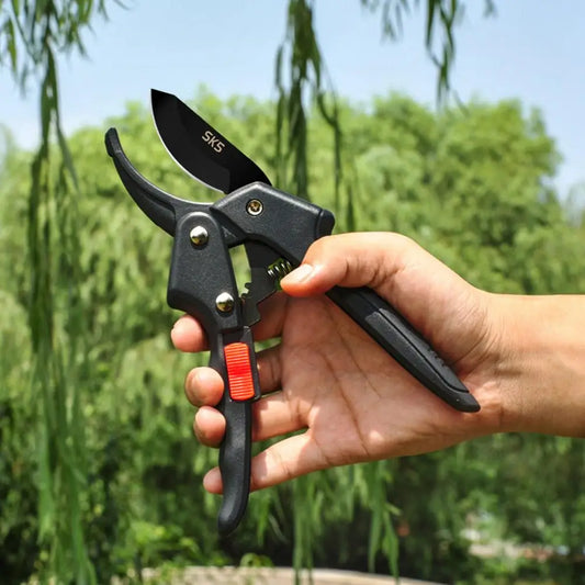 Pruning Shears with Ultra Sharp Blades  Safety Mechanism